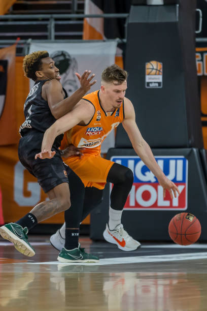 只有通过多 只有通过多