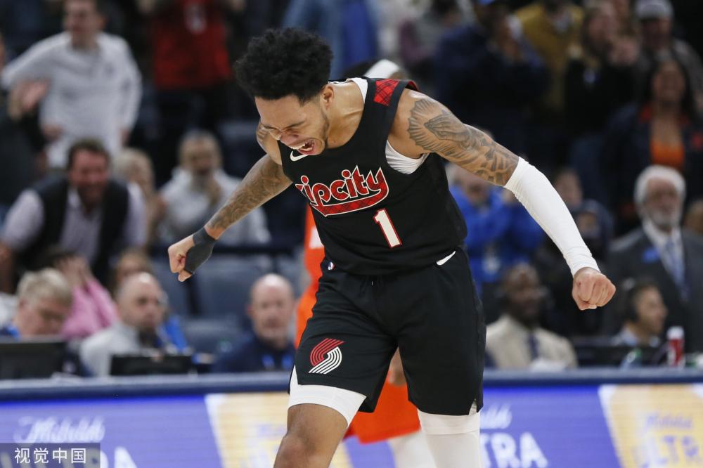 升中的后防 升中的后防